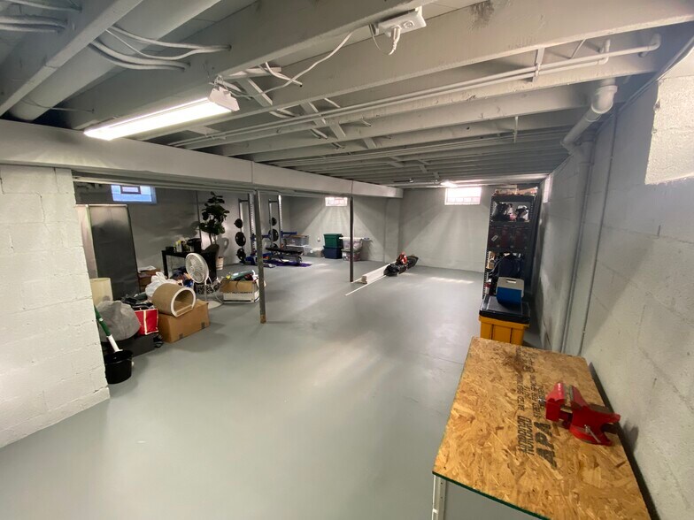 Building Photo - 2844 Chamberlain Rd