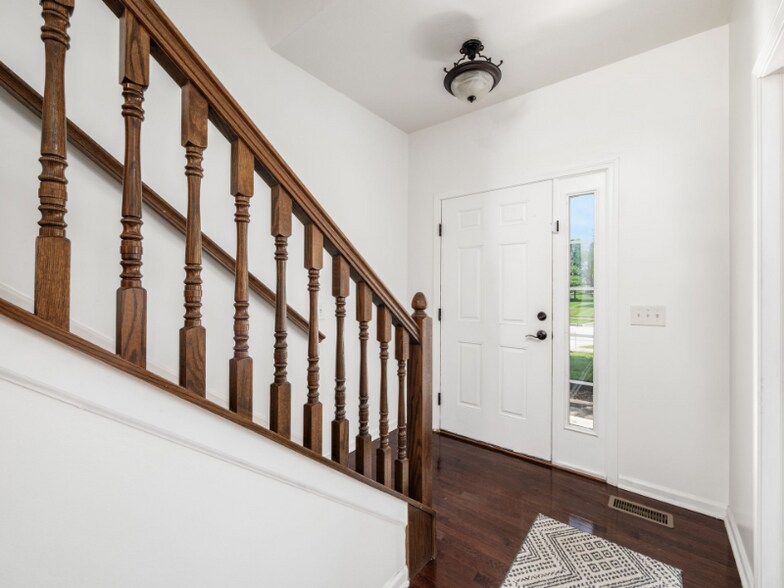 Building Photo - 1719 Impatiens Way