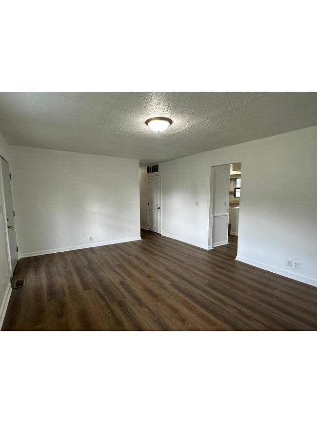 Building Photo - 5663