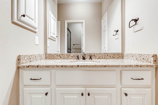 Building Photo - 1130 Wellshire Dr