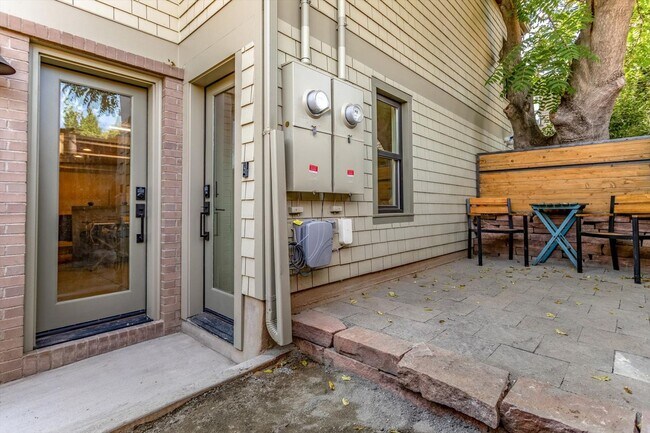 Building Photo - 3332 1/2 Alcott St #ADU