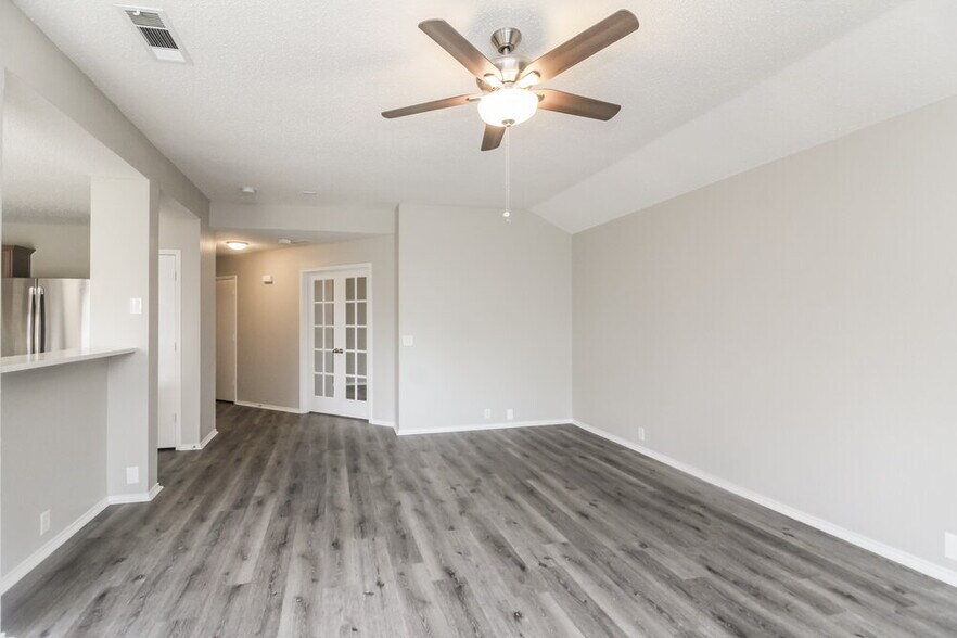 Building Photo - 823 Sage Meadow Dr