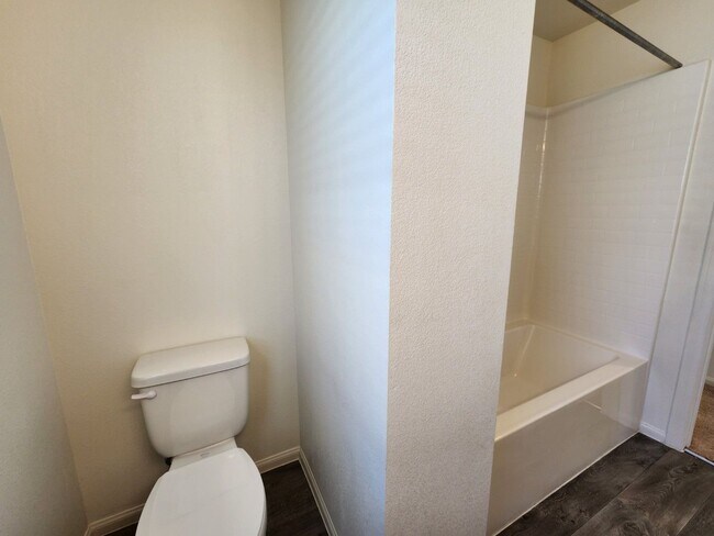 Building Photo - Spring Valley close to Restaurants and Shopping