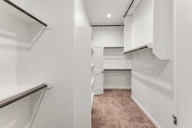 Building Photo - 104 Windflower Track Ct