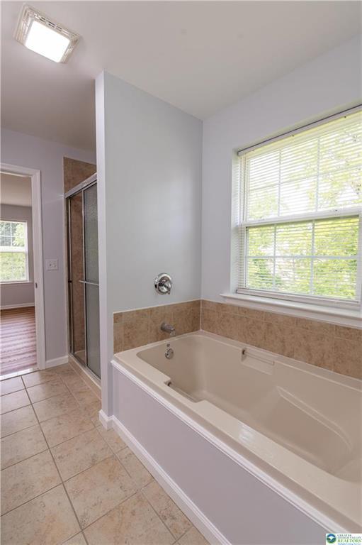 Building Photo - 835 Spring White Dr