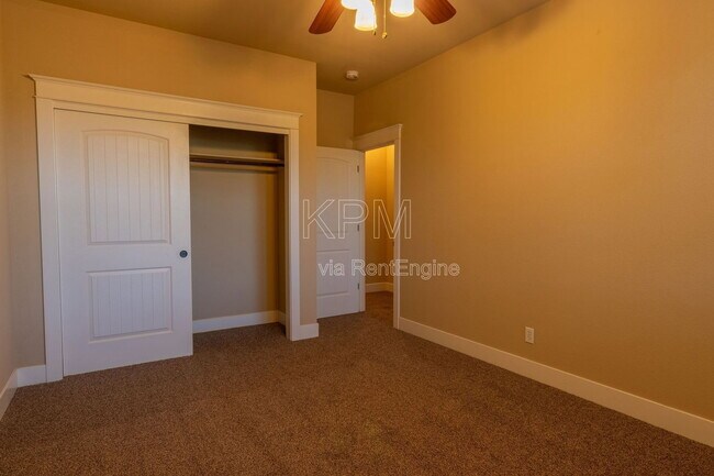 Building Photo - 2537 Plymouth Oaks Ct