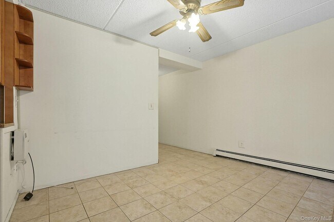 Building Photo - 560 Halstead Ave