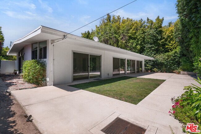 Building Photo - 11770 Chenault St