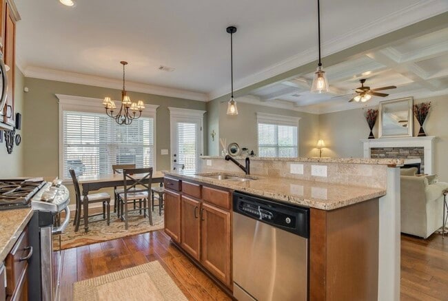 Building Photo - 5464 Everlook Cir