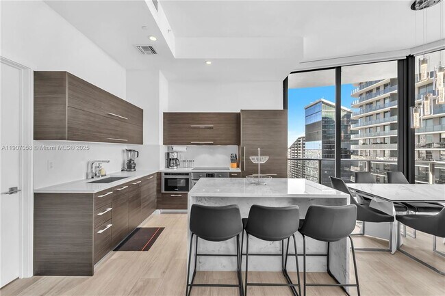 Building Photo - 45 SW 9th St