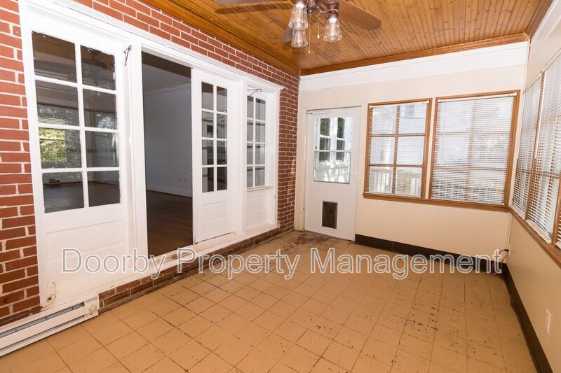 Building Photo - 408 Frazier Dr