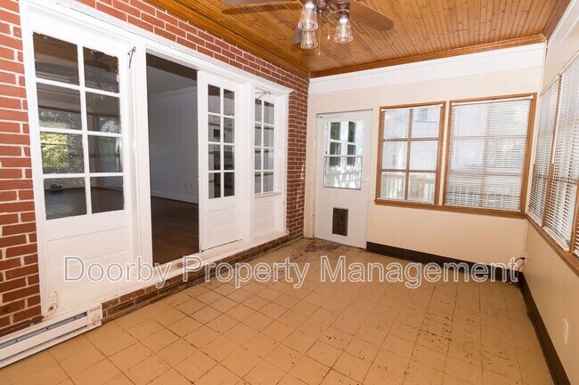 Building Photo - 408 Frazier Dr