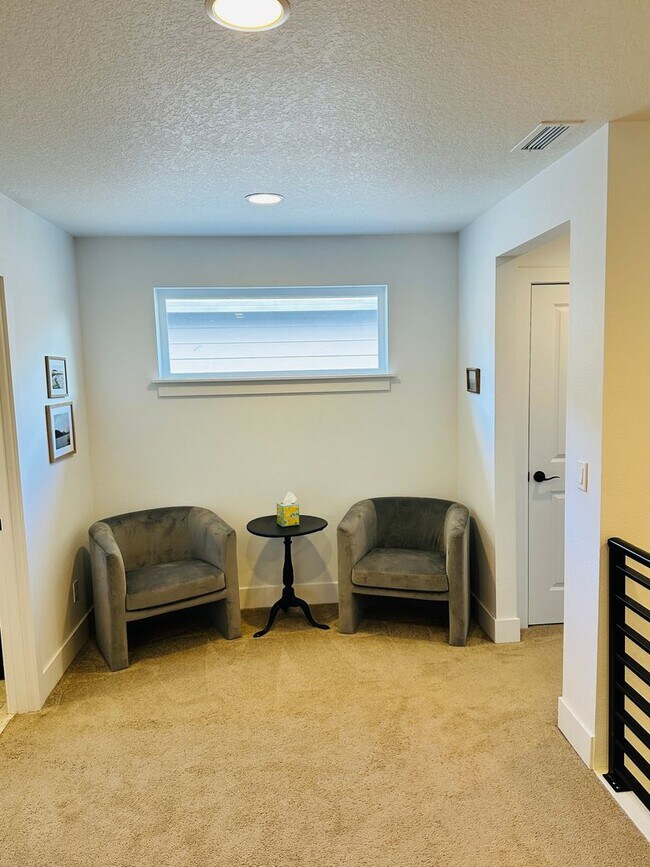 Building Photo - Charming Newer Ridgefield Home with Upgrades Throughout