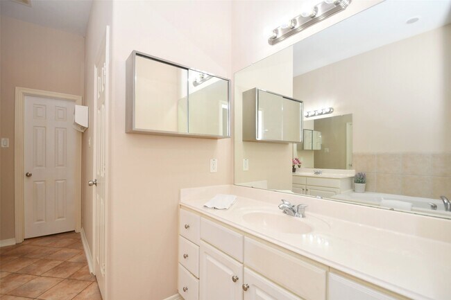 Building Photo - 20916 Sunrise Pine View Ln