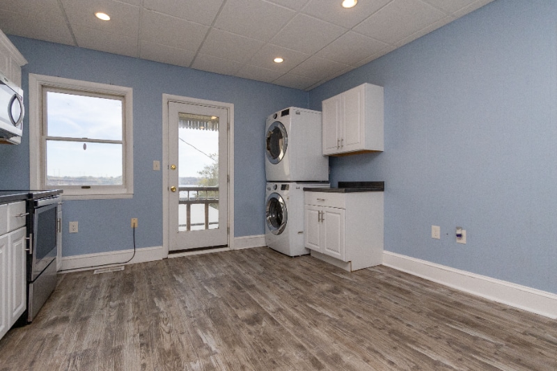 Building Photo - 303 St John St