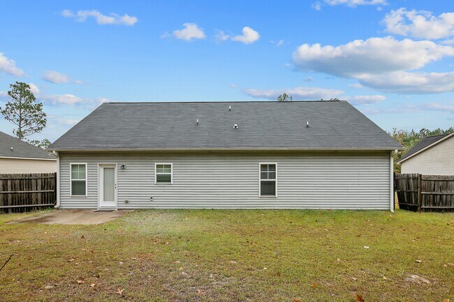 Building Photo - 159 English Oak Dr