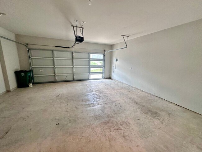 Building Photo - Modern 3-Bedroom, 2.5-Bathroom in Easton Park!