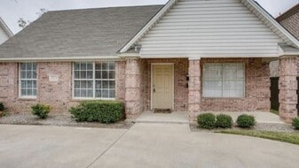 Building Photo - 3229 S University Dr