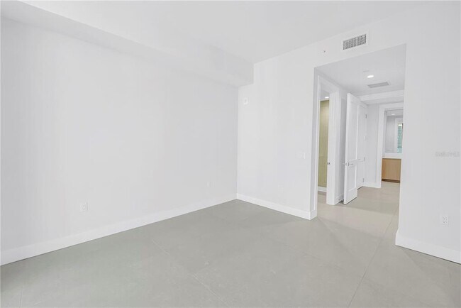 Building Photo - 275 1st Ave S