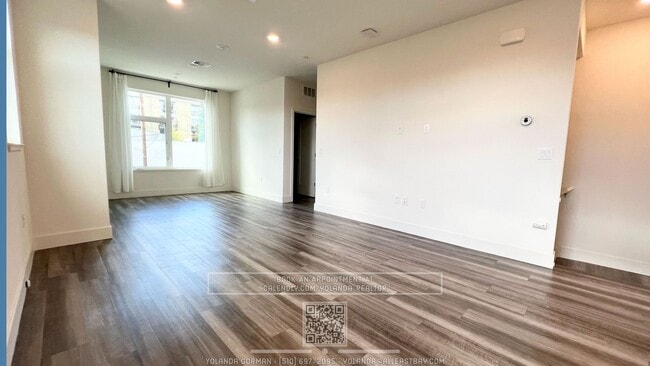 Building Photo - Modern Style and Sophistication, 2 En-Suite BR, 2.5 BA Townhouse with EV charging