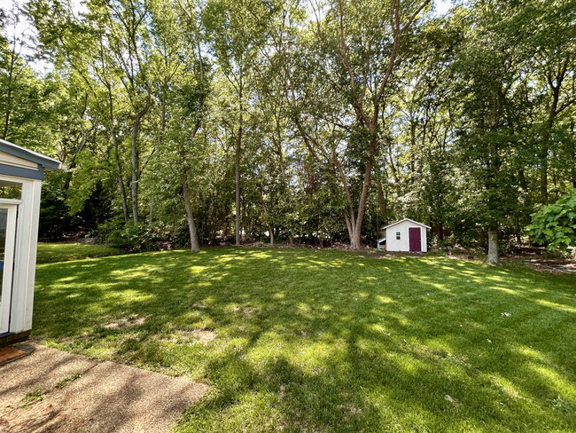 Building Photo - 111 Stone Lake Ct