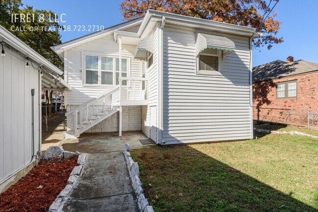 Building Photo - 1227 S Gary Ave