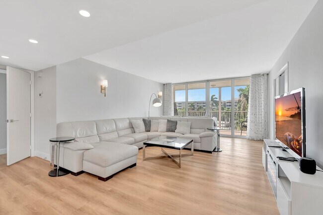 Building Photo - 1 Harbourside Dr