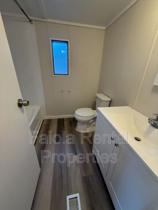 Building Photo - 1 Talmar Ln