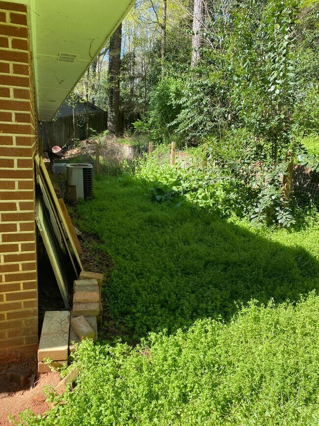 Building Photo - Annes Ct_262_264