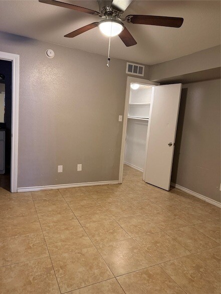 Building Photo - 9805 Walnut St