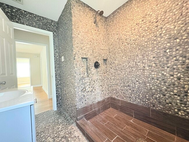 Building Photo - 1302 Melvin St