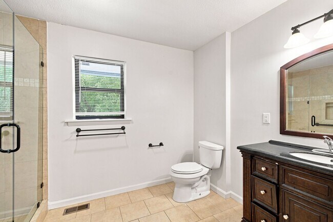 Building Photo - 8899 East 171st St S