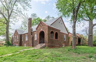 Building Photo - Available July 15!