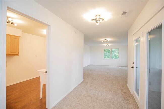 Building Photo - 8165 Old White River Rd