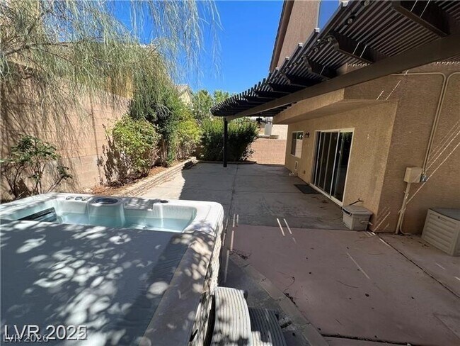 Building Photo - 291 Broken Par Dr