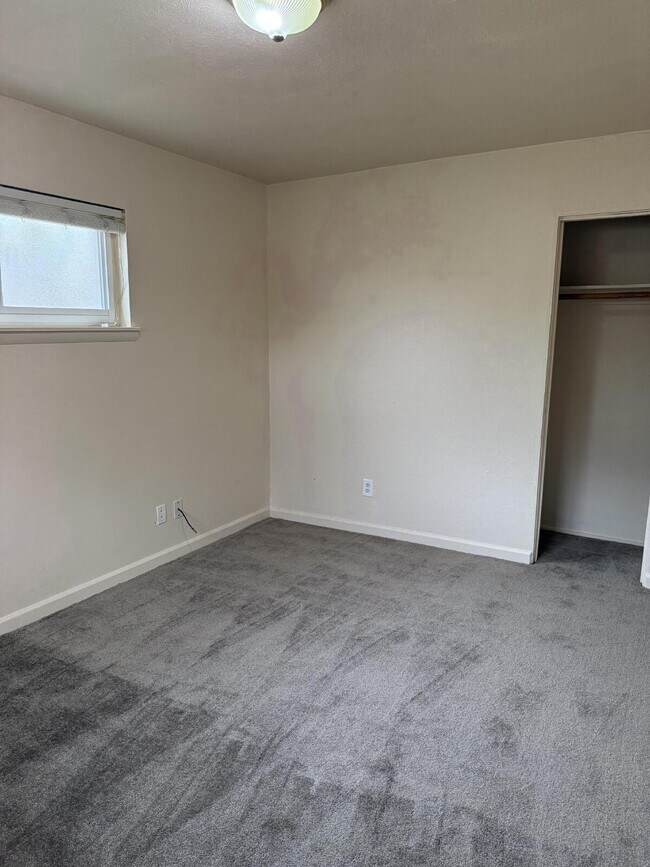 Building Photo - Charming 3 bed/2 bath house in the Heart o...