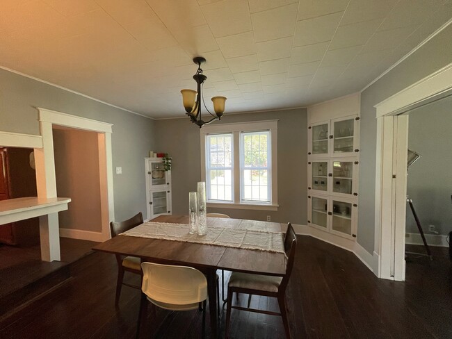 Primary Photo - 701 Taylor Rd