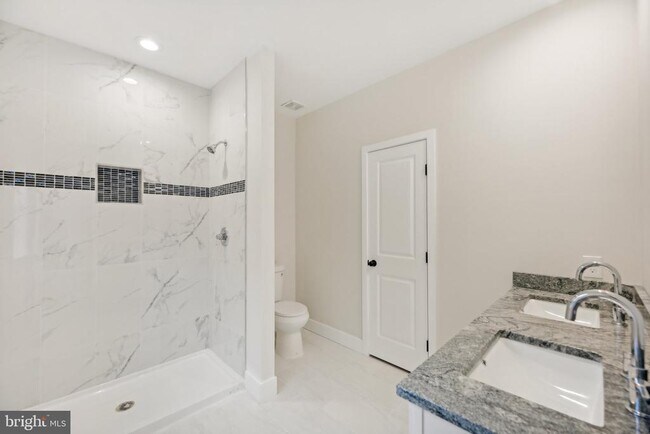 Building Photo - 43 Bennett Ave