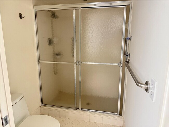 Building Photo - 1001 SW 141st Ave