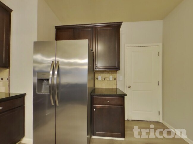 Building Photo - 2500 Wingfield Dr SW