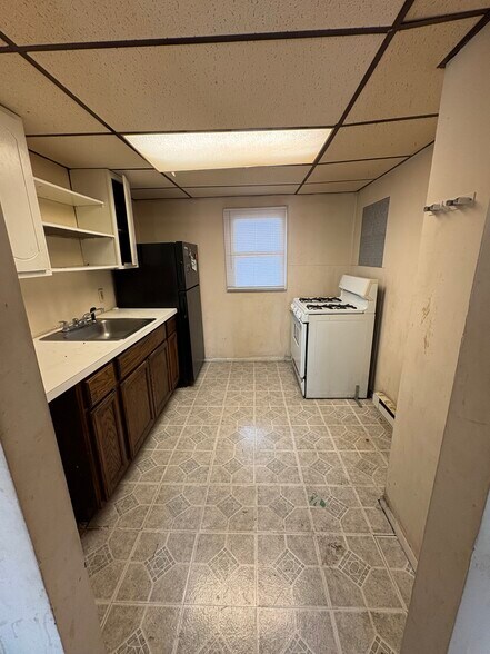 Kitchen - 89 W Ettwein St