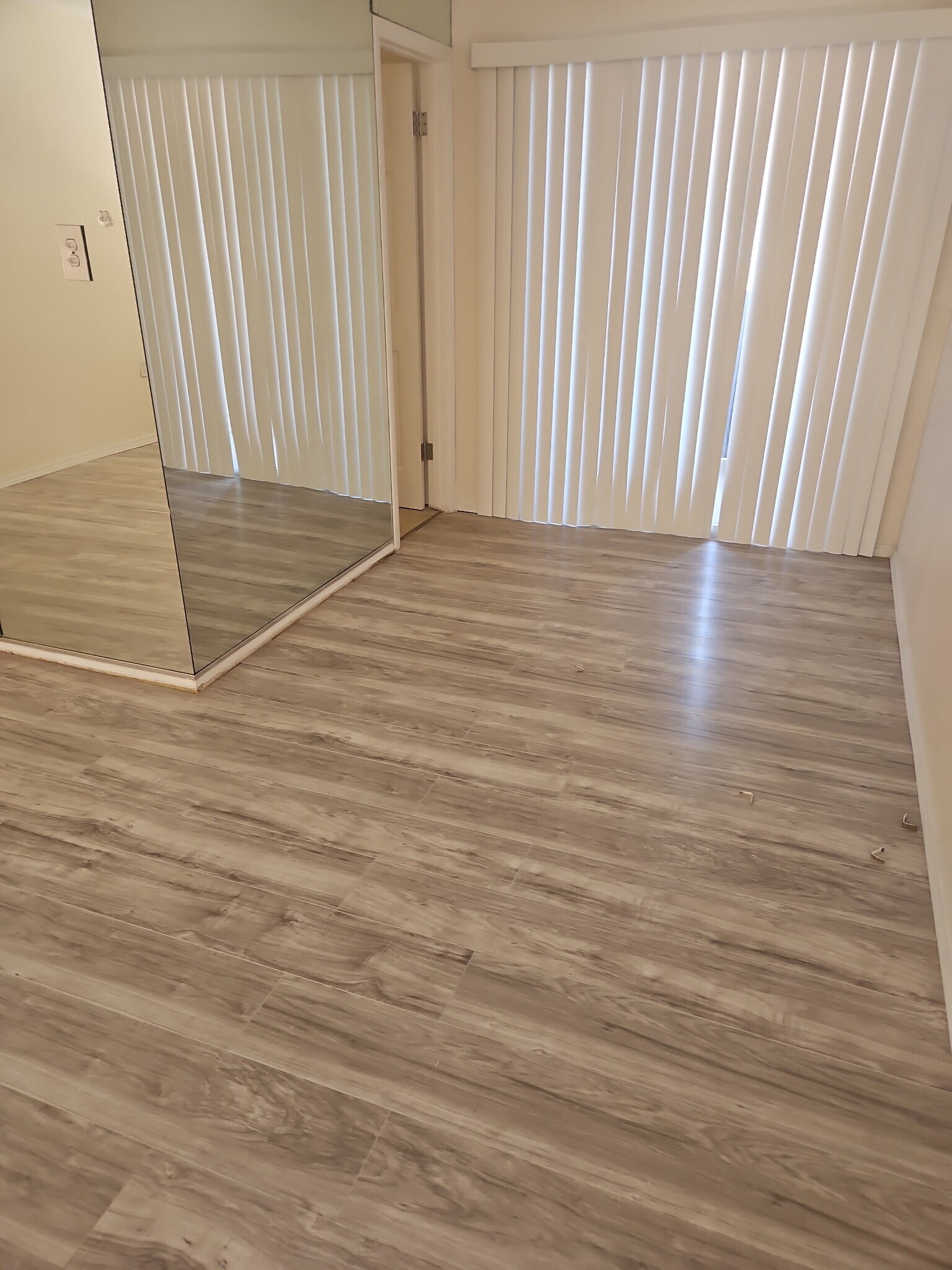 Building Photo - 4023 Woodfern Dr