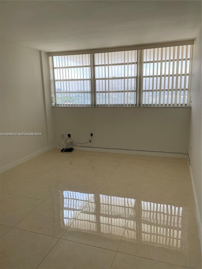 Building Photo - 13155 Ixora Ct