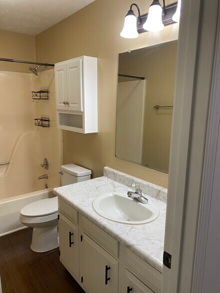 Building Photo - 516 Deer Lick Pl