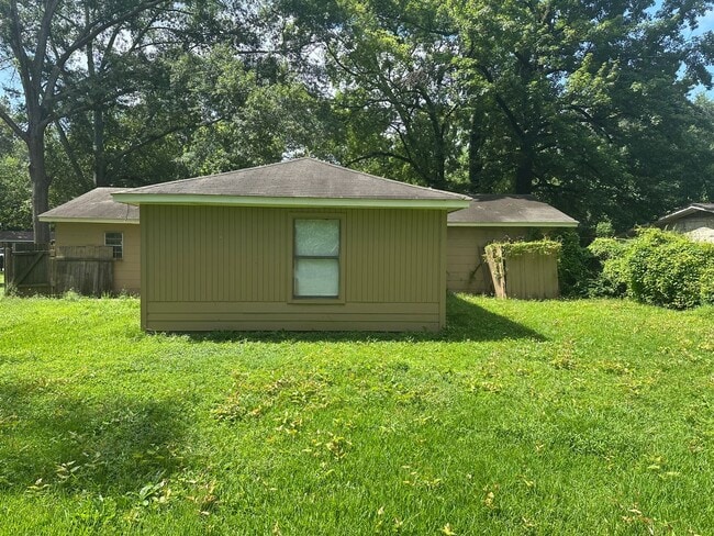 Building Photo - 1430 Dianne Dr