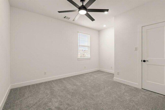 Building Photo - 32707 Fly Fish Wy