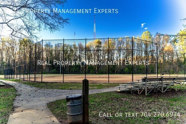 Building Photo - 4115 Merlane Dr