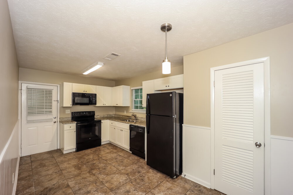 Building Photo - 6133 Fieldcrest Dr