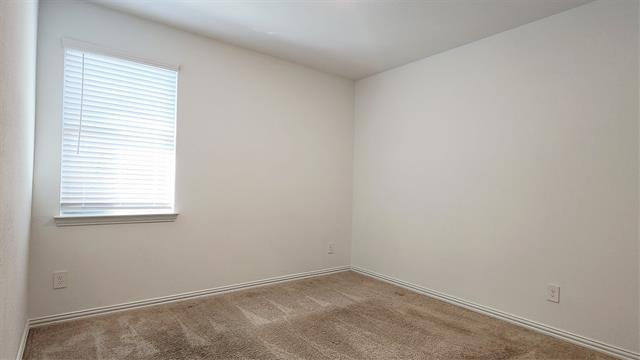 Building Photo - 3805 Thomas Plns Dr