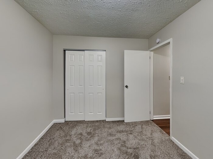 Building Photo - 1502 Elizabeth Dr